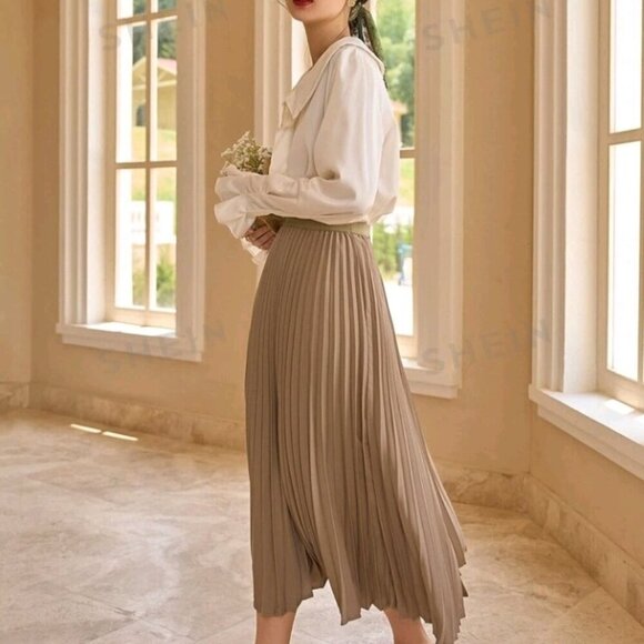 High Waist Solid Pleated Skirt - Picture 7 of 10